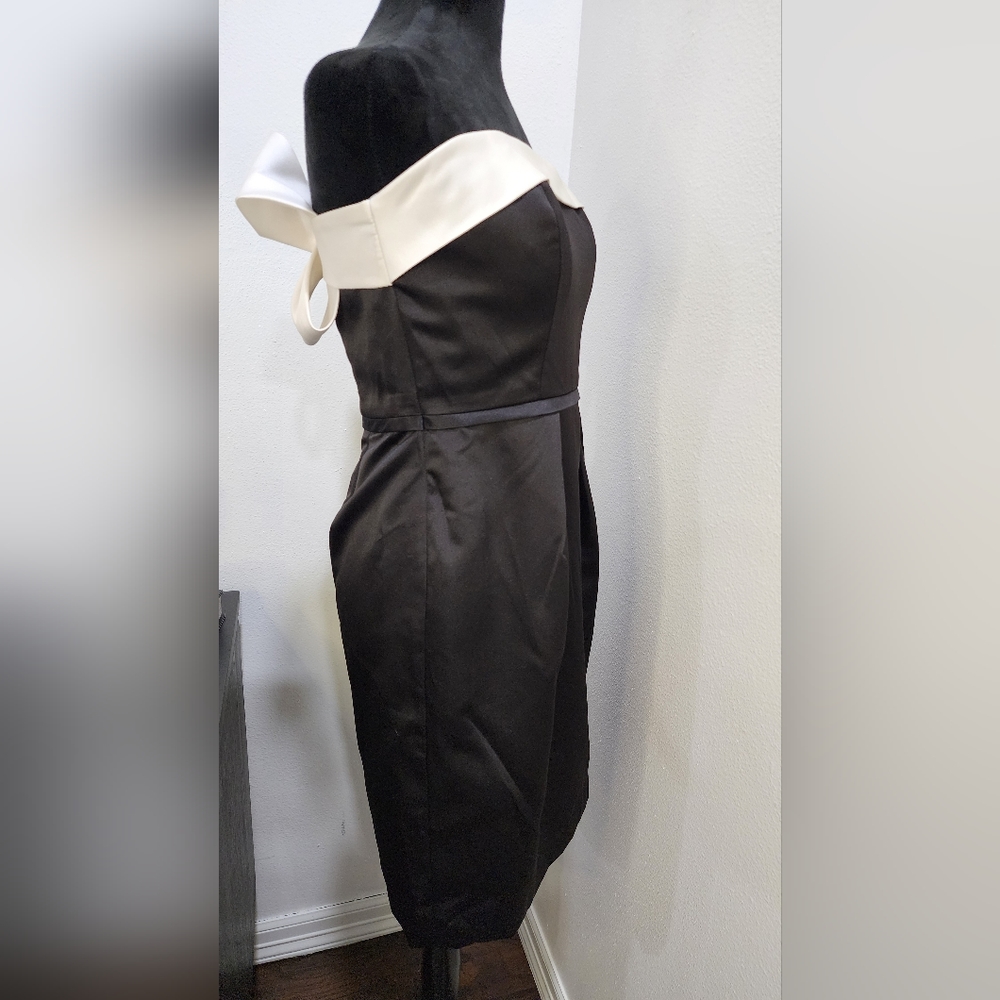 David's Bridal Short Strapless Dress with Back Bow Detail Size/ 8 - Picture 3 of 13